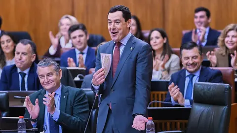 Juanma Moreno ha vinculado la marcha de sanitarios de Andaluc&iacute;a con la falta de recursos | Salvador L&oacute;pez Medina