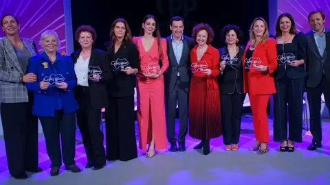 Juanma Moreno ha presidido el acto 'Ellas crean Andaluc&iacute;a' organizado por el PP