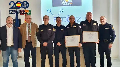 La Polic&iacute;a Nacional reconoce a dos Vigilantes de Seguridad por su destacada labor en el Hospital Universitario de Jerez