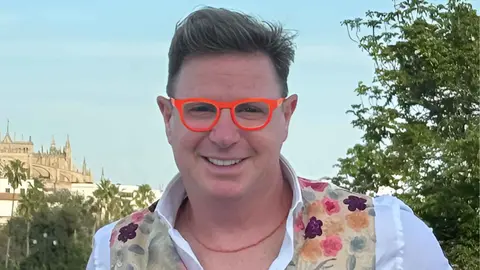 Jorge Cadaval posa desde la terraza de su casa en Triana | @jorgecadaval