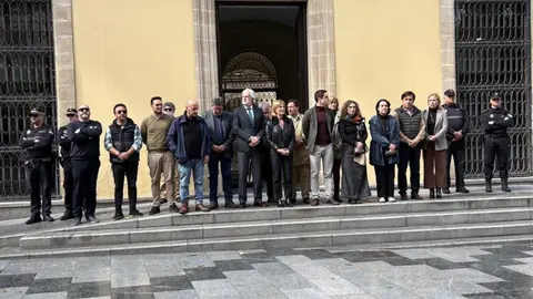 Minuto de silencio en el Ayuntamiento de Jerez por el 11M | El MIRA