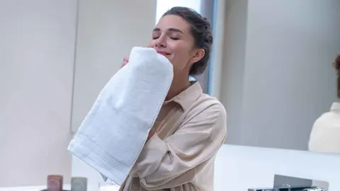 Eliminador de olores tejidos Bosque Verde con pistola de Mercadona