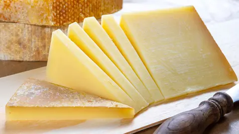 Queso a&ntilde;ejo tostado mezcla Hacendado de Mercadona