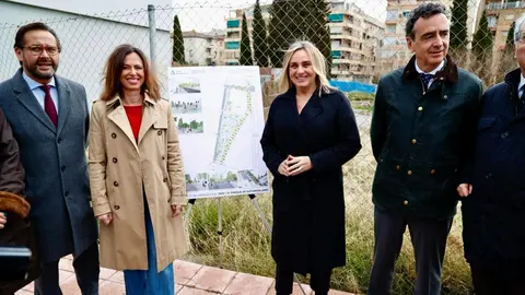 La alcaldesa de Granada, Marifr&aacute;n Carazo, junto a la consejera de Fomento Roc&iacute;o D&iacute;az