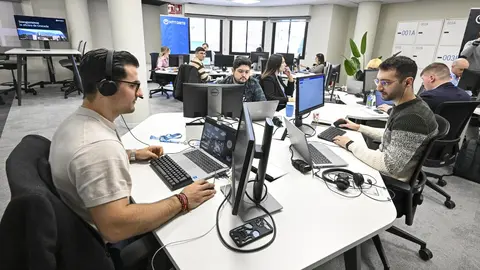 Personas trabajando en una empresa de Andaluc&iacute;a