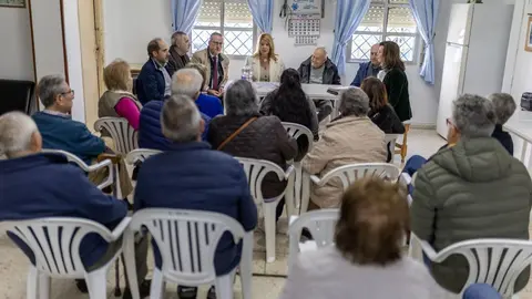 Reuni&oacute;n del Ayuntamiento de Huelva con los vecinos de la barriada de La Hispanidad
