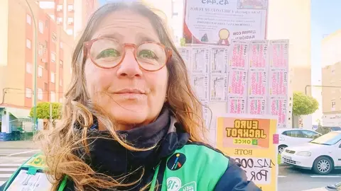 Imagen de la cuponera de la ONCE Mayka Medina en Sevilla