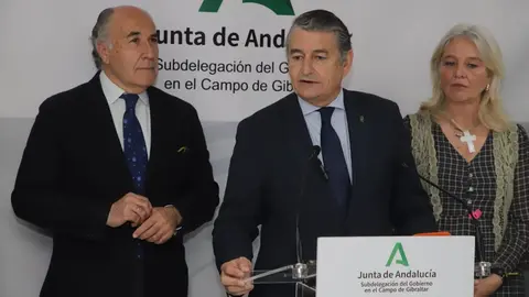 Antonio Sanz, junto a Jos&eacute; Ignacio Landaluce y Mercedes Colombo