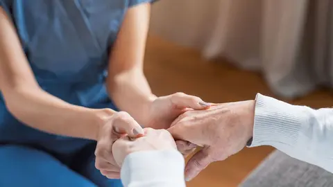 La Junta de Andaluc&iacute;a refuerza los servicios comunitarios para atender a la dependencia