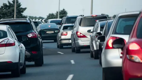 Tr&aacute;fico en las carreteras