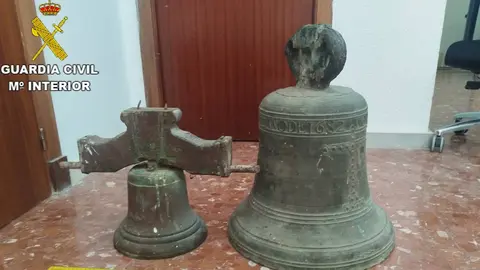 Campanas recuperadas por la Guardia Civil