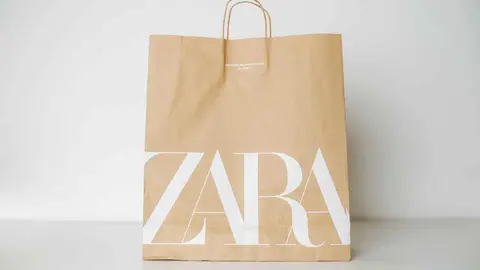 Bolsa de papel reciclado de ZARA