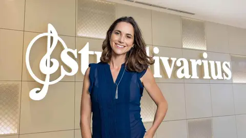 Zapatillas y sandalias de Stradivarius que son tendencia en moda de primavera