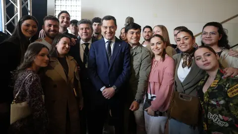 Juanma Moreno, durante su visita a Lepe