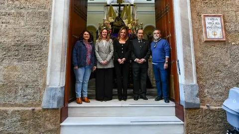 Almudena Mart&iacute;nez, durante su visita a la capilla del Caminito