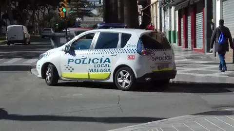 Un coche de la Polic&iacute;a Local de M&aacute;laga, en una imagen de archivo