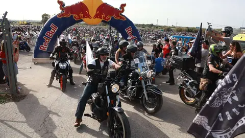 Salida de la caravana motera en Jerez | Cristo Garc&iacute;a