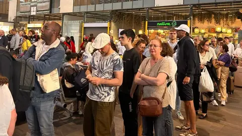 Im&aacute;genes de pasajeros en la estaci&oacute;n de Santa Justa (1)