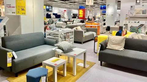 Secci&oacute;n de sof&aacute;s en IKEA