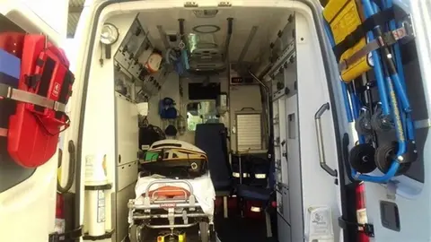 Interior de una ambulancia (4)
