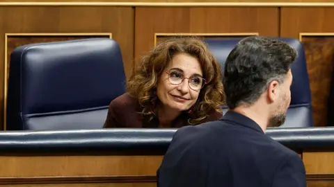 Montero en el Congreso de los Diputados, junto a Gabriel Rufi&aacute;n
