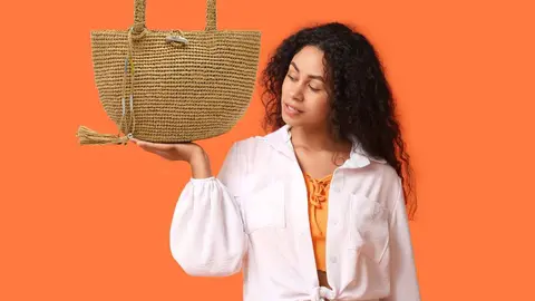 Bolso hombro de efecto rafia en Parfois