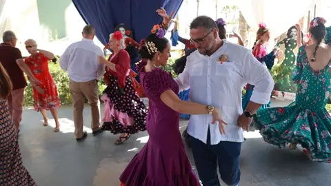 Baile por sevillanas en la Feria de Jerez