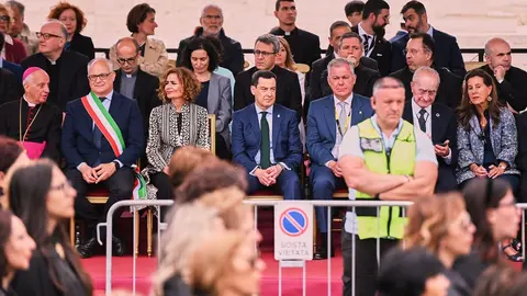 Juanma Moreno, en la procesi&oacute;n del Jubileo de las cofrad&iacute;as en Roma | Salvador L&oacute;pez Medina