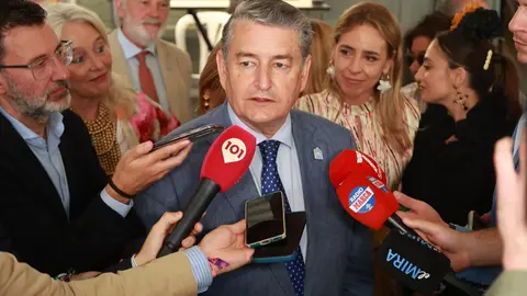 Antonio Sanz, durante una atenci&oacute;n a medios en Jerez | Cristo Garc&iacute;a