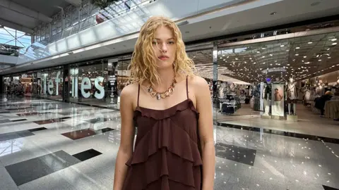 Vestido corto volantes de Lefties