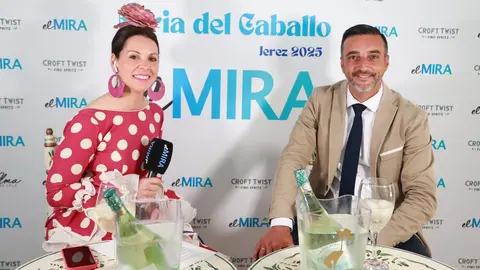 Jos&eacute; Antonio D&iacute;az junto a Estefan&iacute;a Jaime en la caseta de El MIRA | Cristo Garc&iacute;a