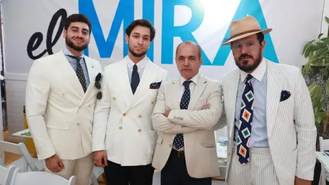 Los responsables de D' Manuel, en la caseta de El MIRA | Cristo Garc&iacute;a