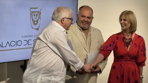 Mar&iacute;a Jos&eacute; Garc&iacute;a-Pelayo, junto a Fulgencio Meseguer y Roberto Amillo