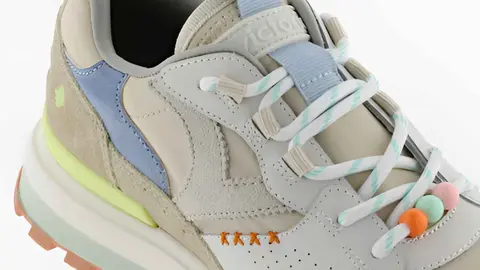 Zapatillas Victoria de nylon con piezas de color,&nbsp;serraje y suela dentada de El Corte Ingl&eacute;s