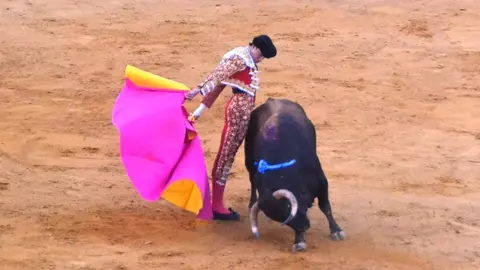 6 Roca Rey I Bre&ntilde;a