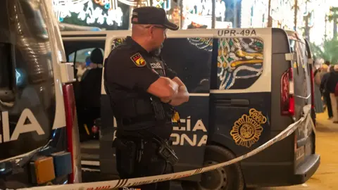Polic&iacute;a Nacional en la Feria del Caballo de Jerez | Cristo Garc&iacute;a