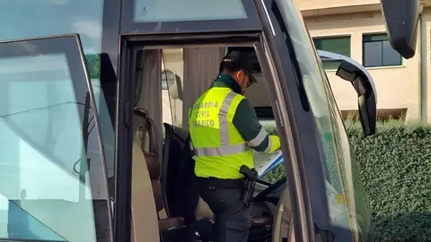 La Guardia Civil en el autob&uacute;s