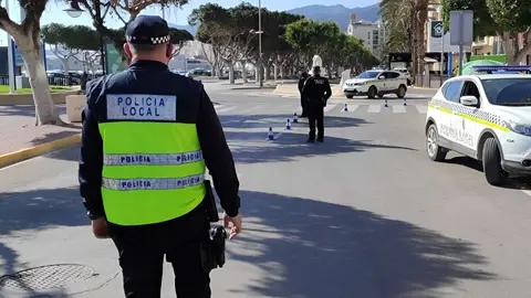 Polic&iacute;a Local en Adra