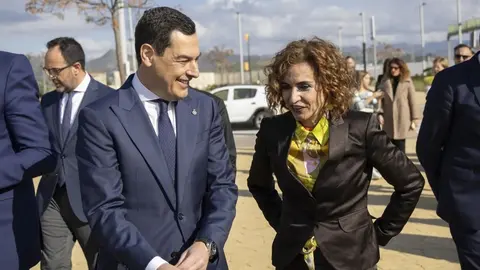 Juanma Moreno, junto a Mar&iacute;a Jes&uacute;s Montero en una imagen de archivo