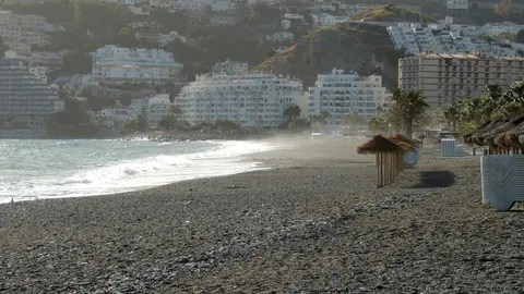 Una playa en una foto de archivo
