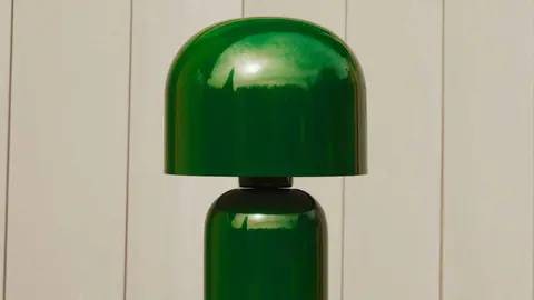 L&aacute;mpara mesa luz LED de Lefties