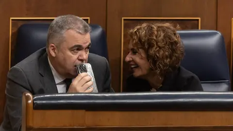 Mar&iacute;a Jes&uacute;s Montero, en una imagen de archivo junto a Santos Cerd&aacute;n