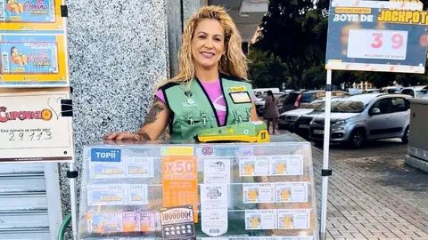 Laura Vi&ntilde;olo, vendedora de la ONCE 