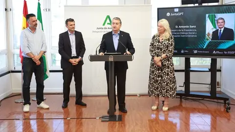 Antonio Sanz, durante la presentaci&oacute;n del nuevo asistente JuntaGPT | Cristo Garc&iacute;a