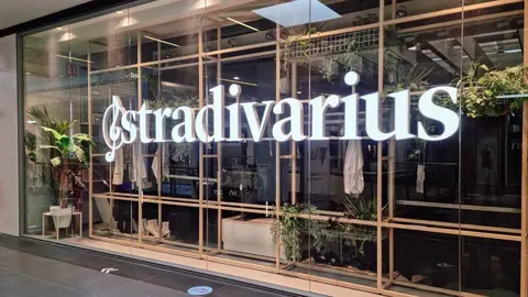 Stradivarius, Centro Comercial