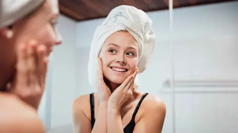 Glitter roll-on corporal Cherry Deliplus de Mercadona