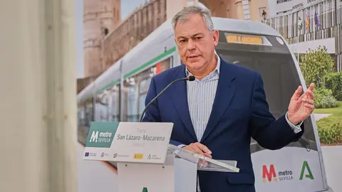 Jos&eacute; Luis Sanz durante el acto celebrado esta ma&ntilde;ana en Sevilla | Salvador L&oacute;pez Medina