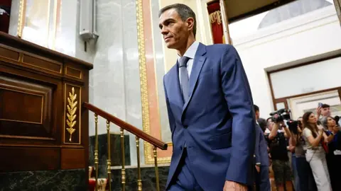 Pedro S&aacute;nchez se encuentra cada vez m&aacute;s solo