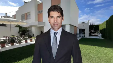 Cayetano Rivera en su casa en Sevilla