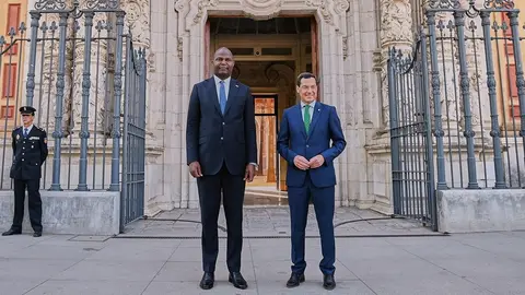 Juanma Moreno, junto al presidente de Mozambique Daniel Chapo | Salvador L&oacute;pez Medina